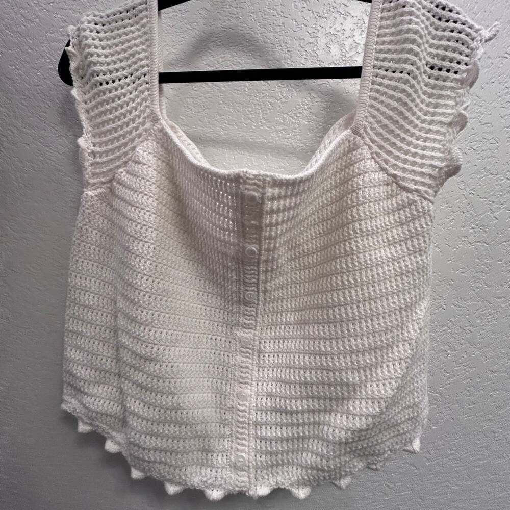 White Square Neck Crochet Cap Sleeve Button Front Crop Top
Full tilt


Super cu